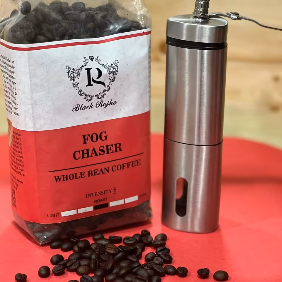 قهوه دان بلک روژه Fog Chaser رست مدیوم و با ترکیبی از 80درصد ربوستا و20درصد عربیکا بسته 600 گرمی