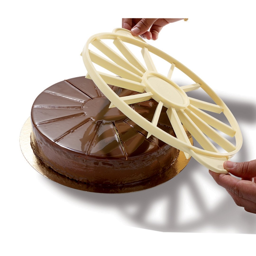 مقسم کیک و پیتزا پلاستیکی 10 تا 12 تکه ای  قطر 26 سانت