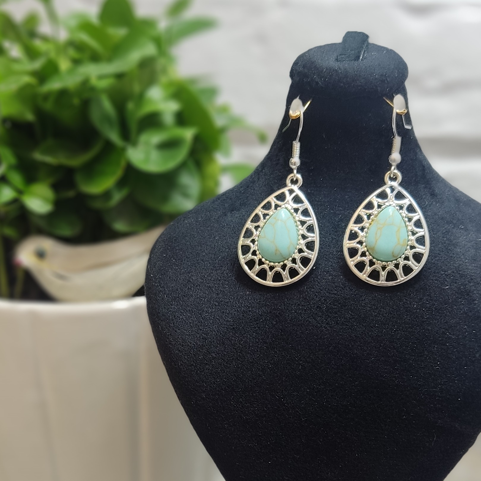 گوشواره نگین آبی