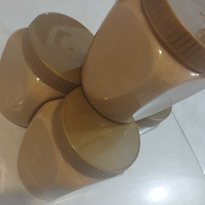 کره بادام زمینی کاملا ارگانیک و سالم فاقد هرگونه ماده افزودنی یک وعده غذایی وصبحانه سالم سرشار از انرژی وخونساز.