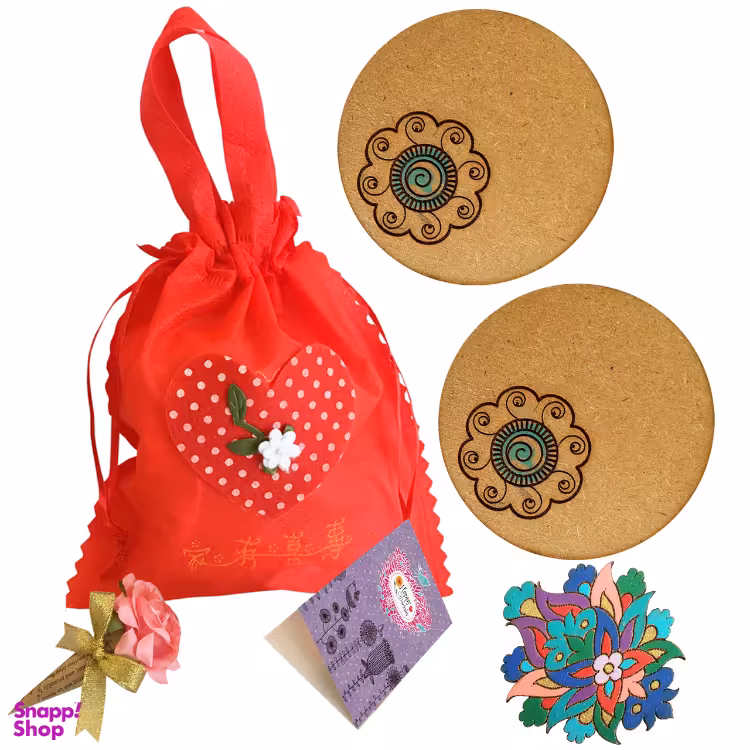 پک هدیه زیر لیوانی و گل سینه چوبی طرح گل دوار مجموعه 6 عددی