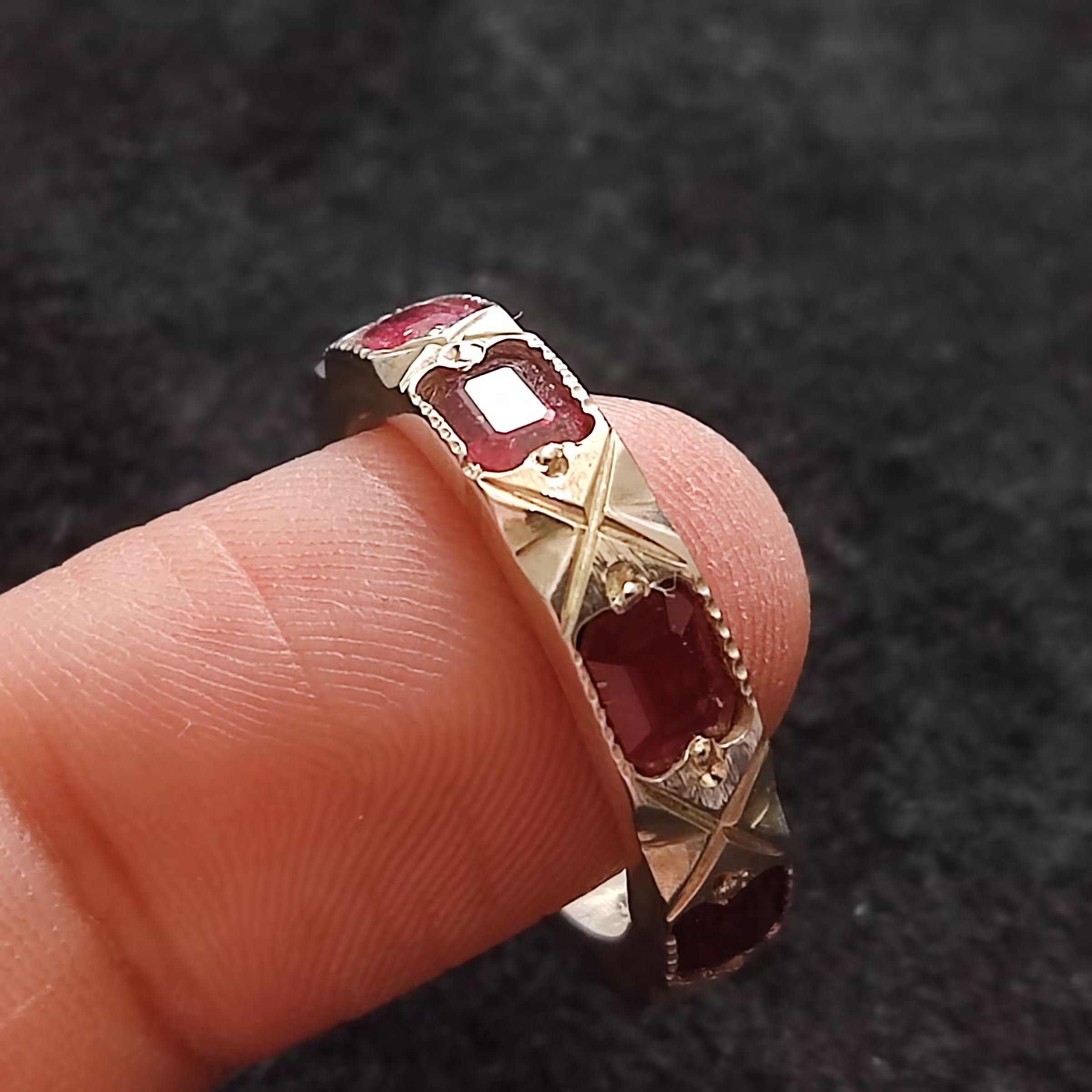 حلقه تمام یاقوت سرخ نچرال شناسنامه دار