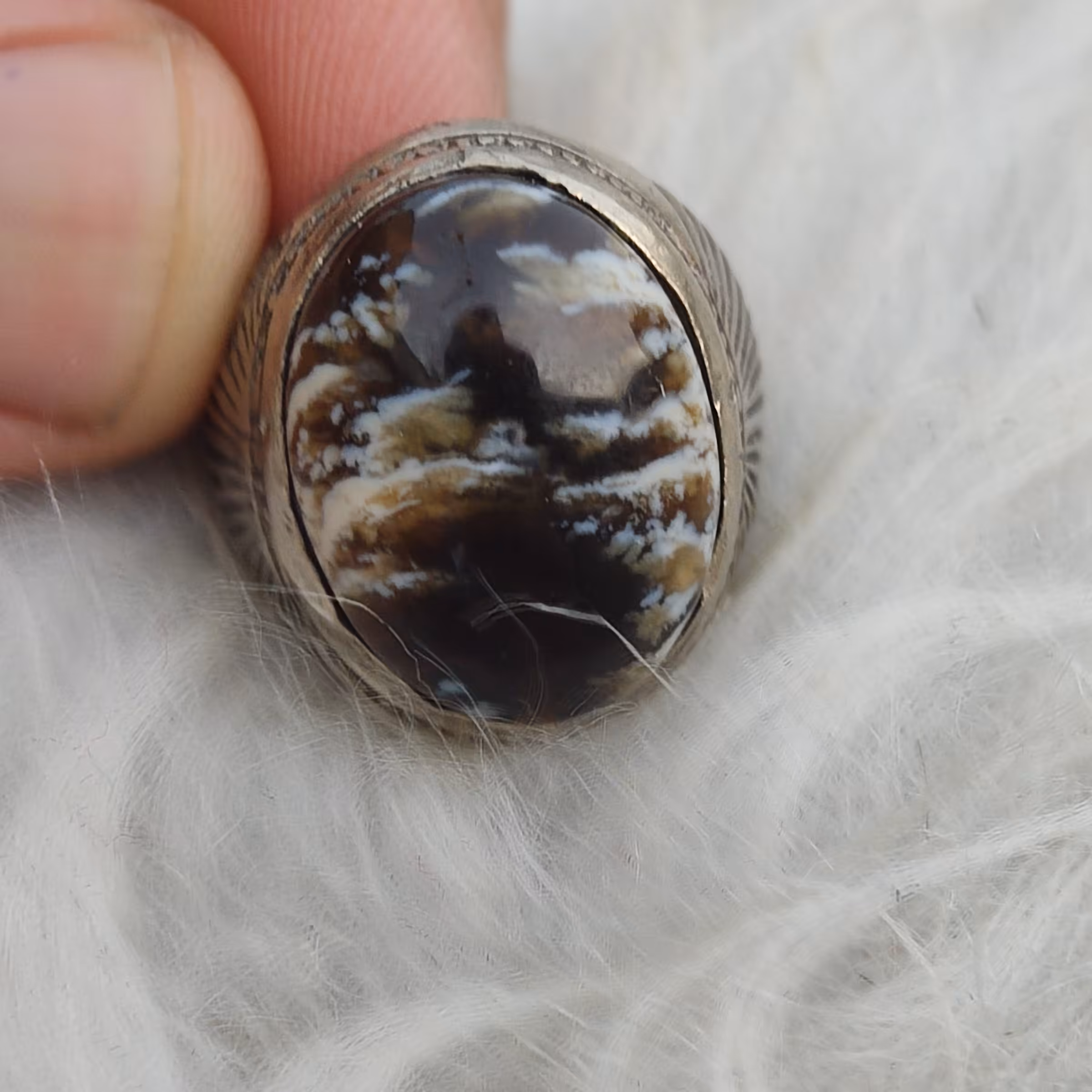 انگشتر شجر  مشکی