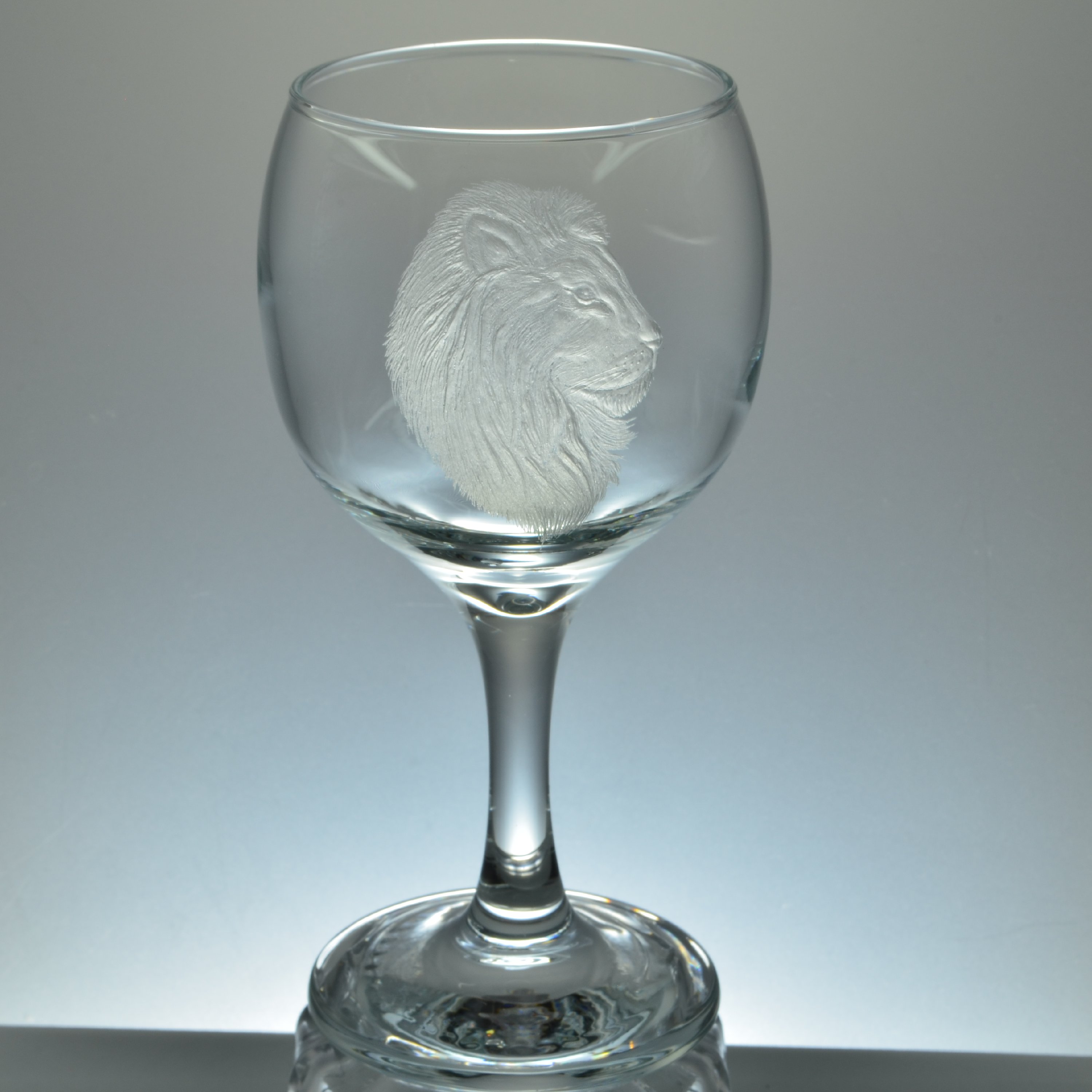 لیوان گیلاس پایه بلند حکاکی دست طرح شیر