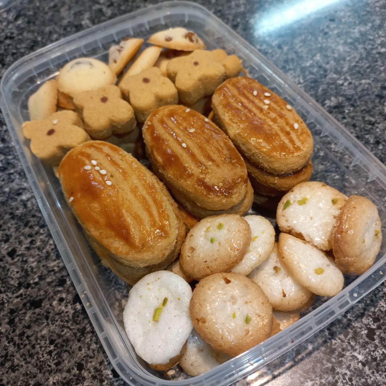 شیرینی خانگی مخلوط درجه یک 300 گرمی