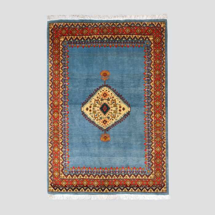 قالیچه 3 متری دستباف با وزن تقریبی 12 کیلو گرم با مواد اولیه دست ریس و رنگرزی گیاهی 