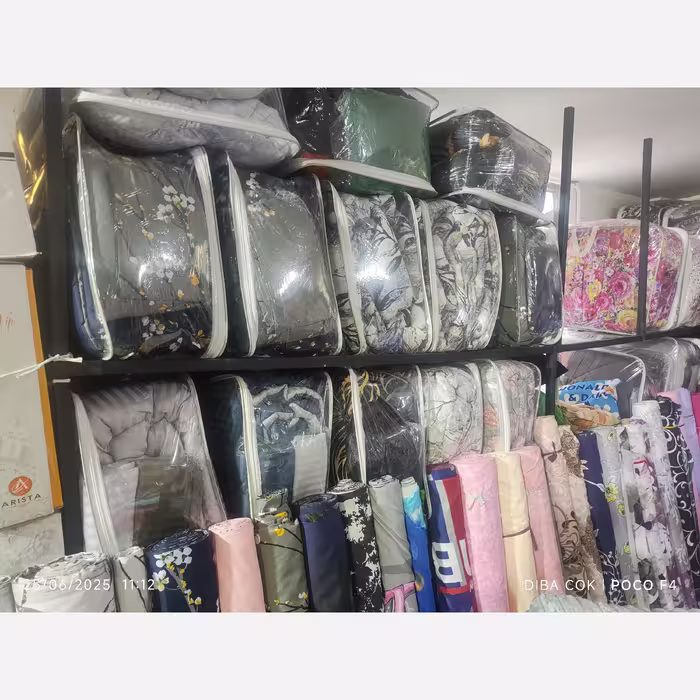 سرویس خواب دونفره روتختی 6 تیکه  شامل لحاف دو رو  4 عددروبالشت کاور دورکش 
