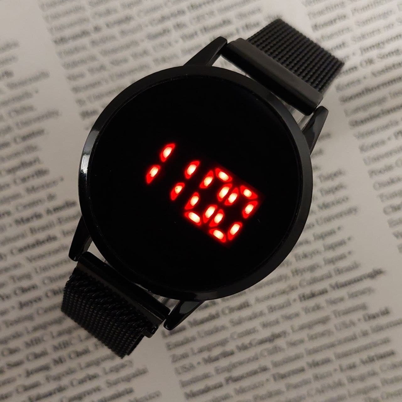 ساعت مگنتی ال ای دی لمسی‌مشکی چراغ قرمز
کیفیت عالی،رنگبندی دارد