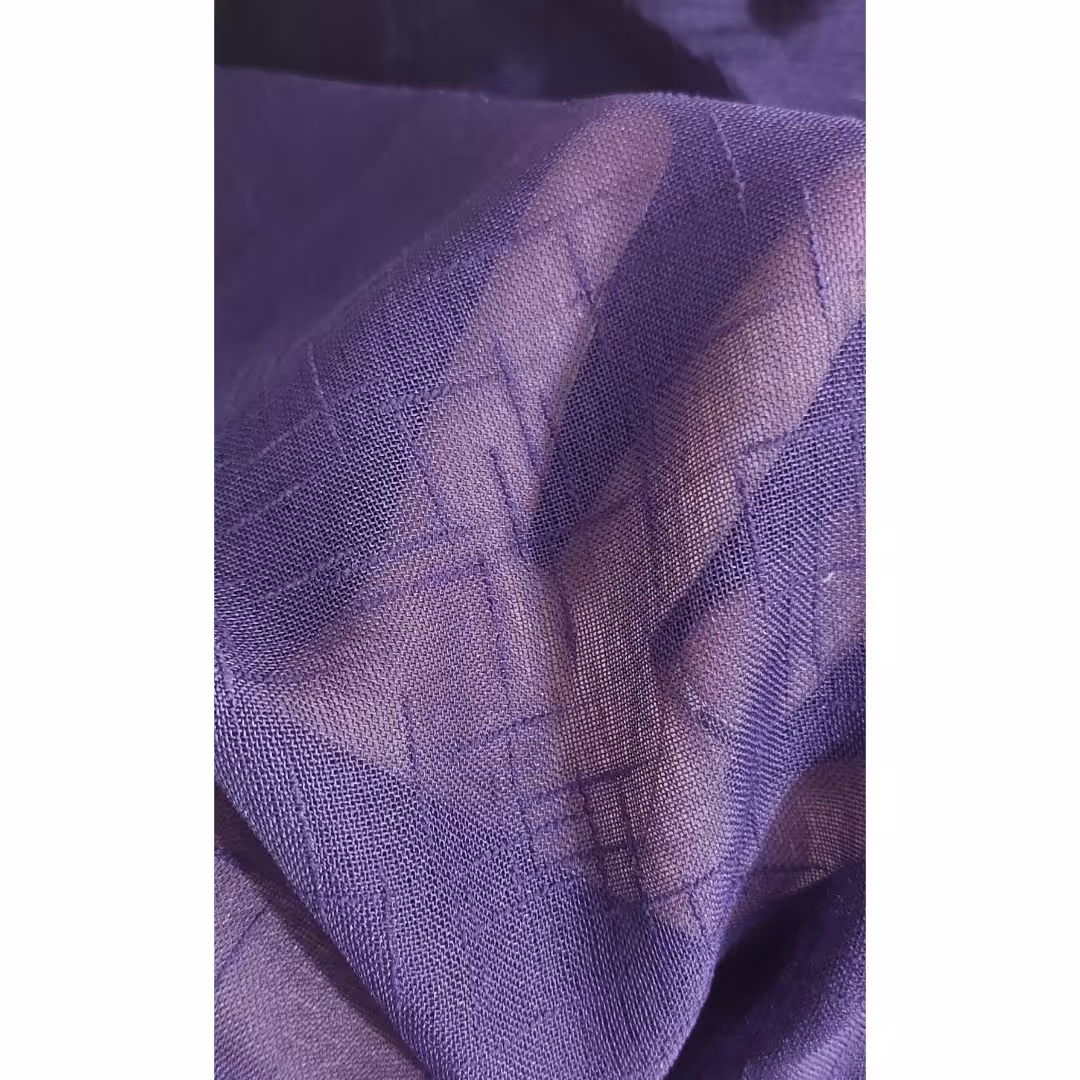 پارچه حریر  بنفش یا بادمجانی برای لباس و مانتو 