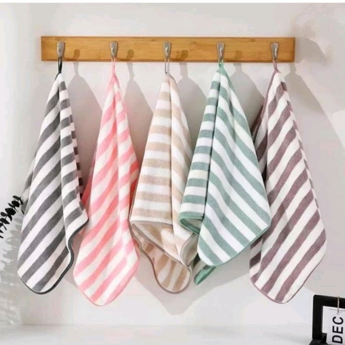 حوله دست و صورت 