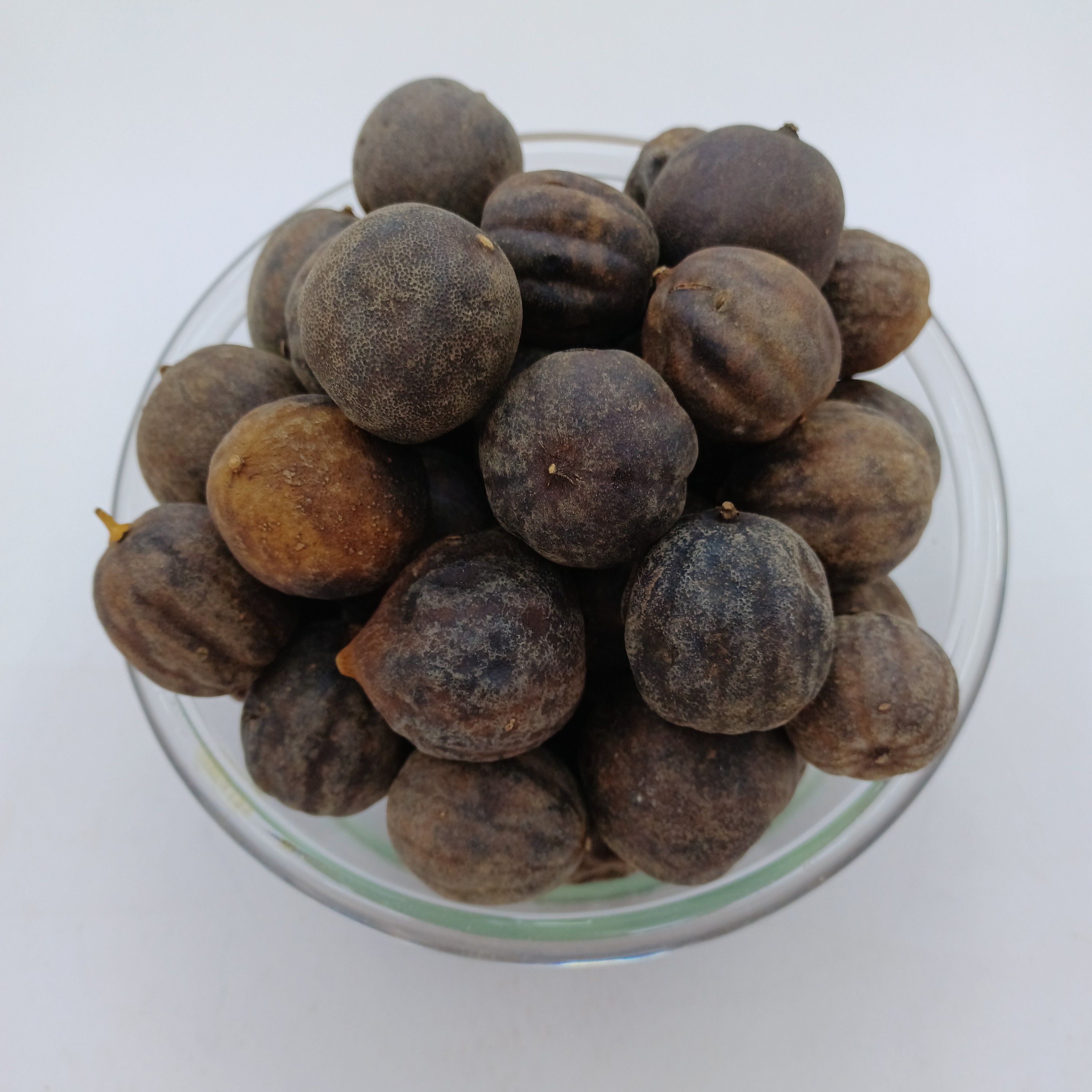 لیمو عمانی دارای عطر و طعم عااالی درجه یکصدگرمی