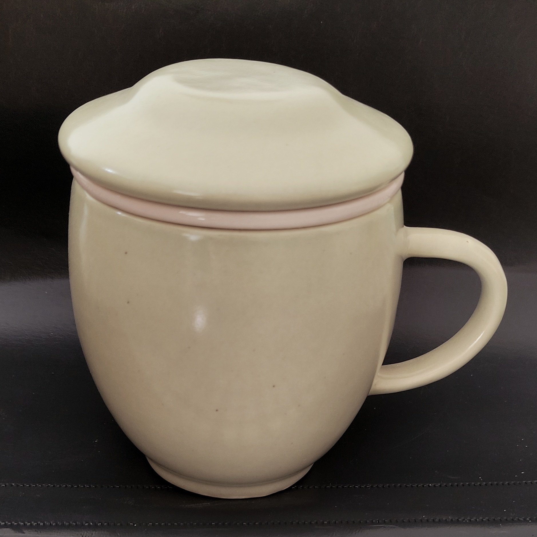 ماگ دمنوش سفالی وزن 250 گرم ساخت ایران زمینه سبز  ساده