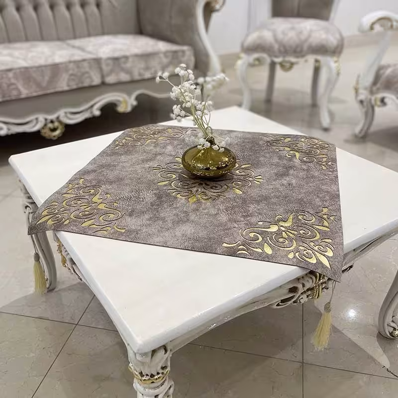 رومیزی شیک و زیبا  جنس،مخمل و   چرم طلایی و نقره ای 