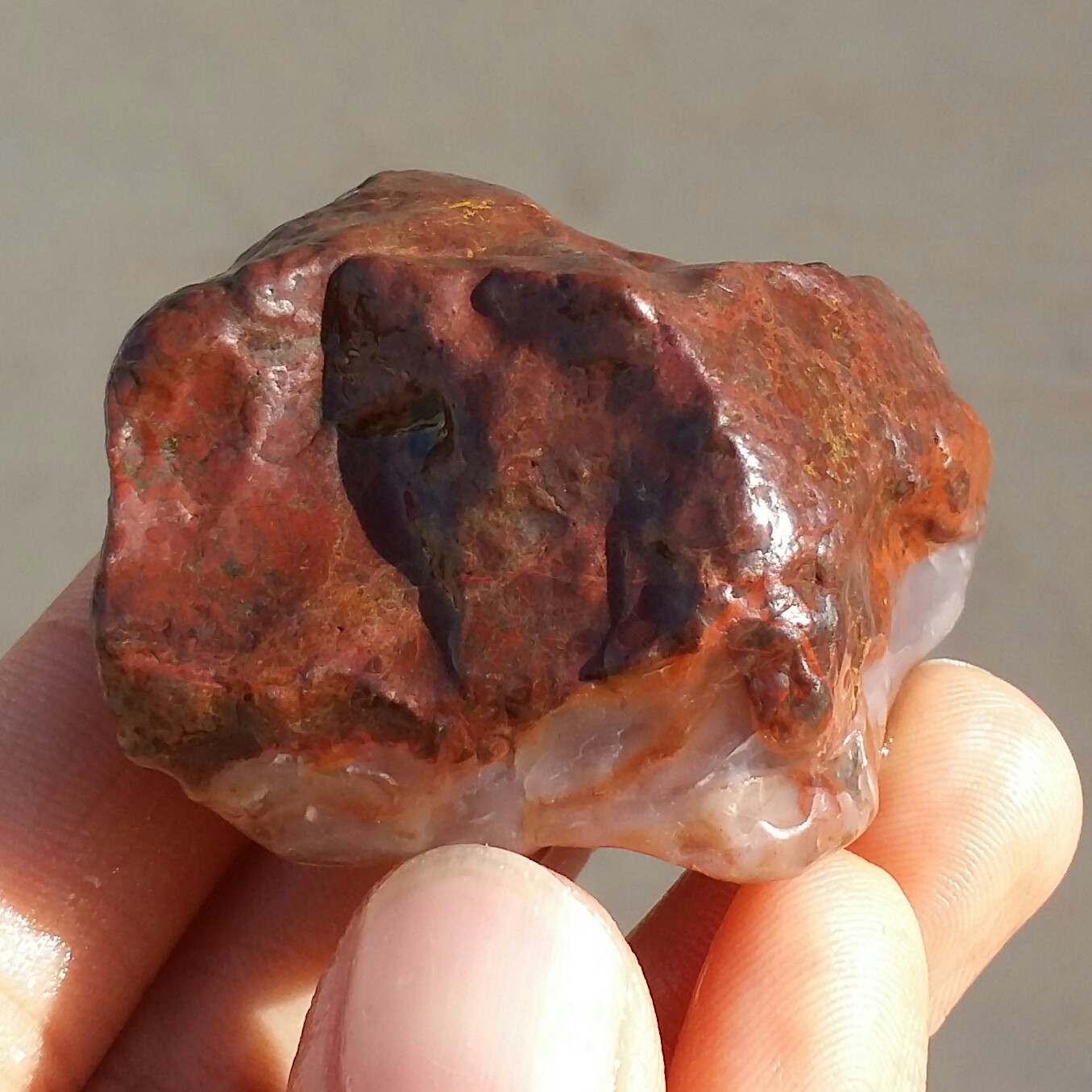 سنگ راف عقیق و جاسپر خون 100 در 100 طبیعی خاص بی نظیر
تصویر از چند طرف نمونه
کد10859