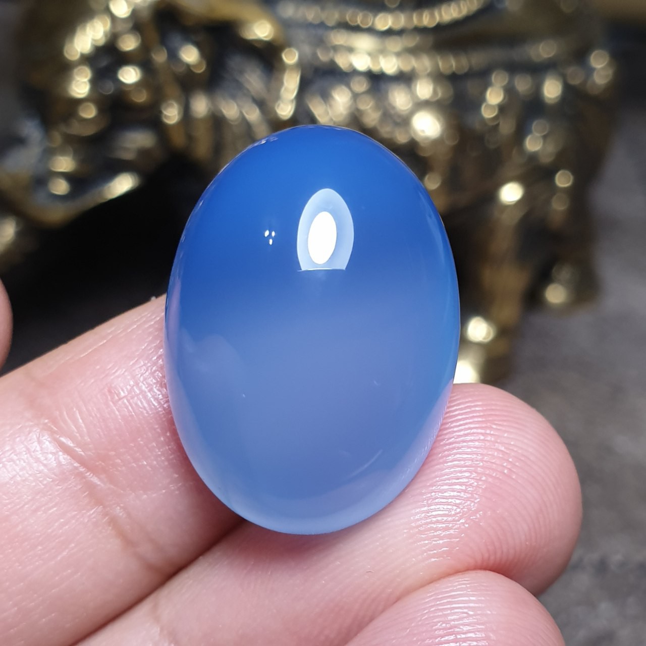  نگین فوق العاده زیبای سنگ عقیق آبی  خوش رنگ اصل معدنی
کد 24504
