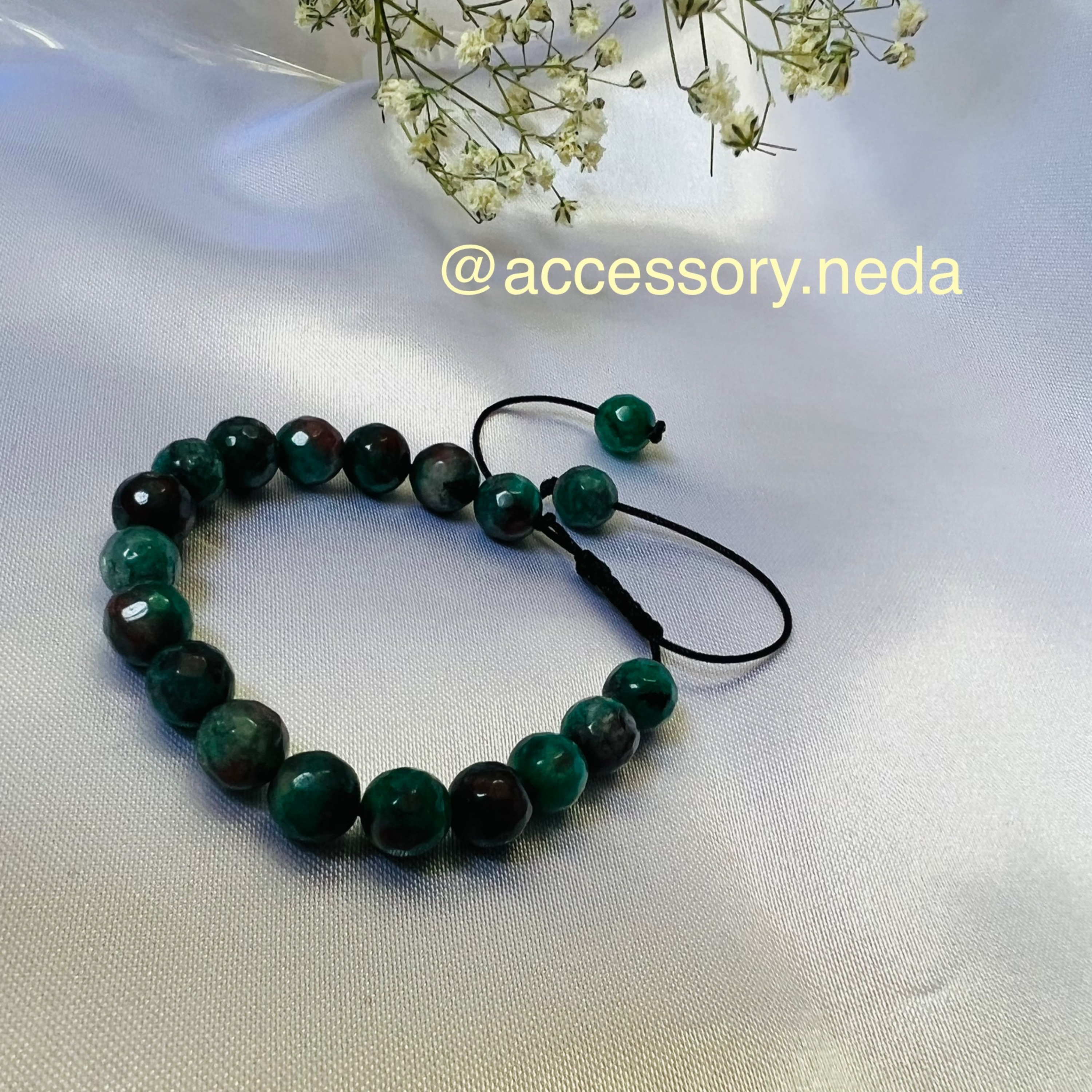 دستبند سنگ جید سبز رنگ با گره کشویی