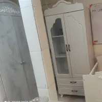کمد یکطرف ویترین کودک دو کشو دارای رنگ بندی( پس کرایه)