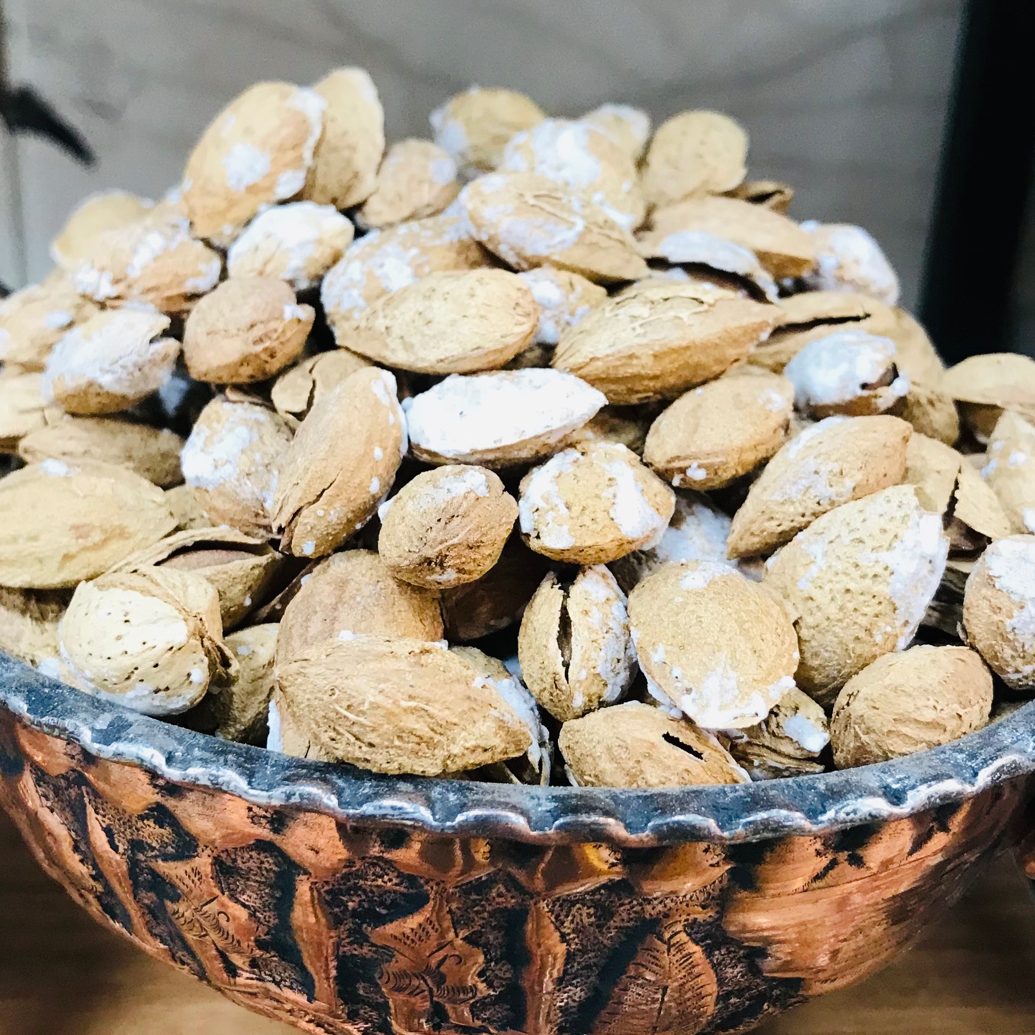 بادام منقا شور درجه یک