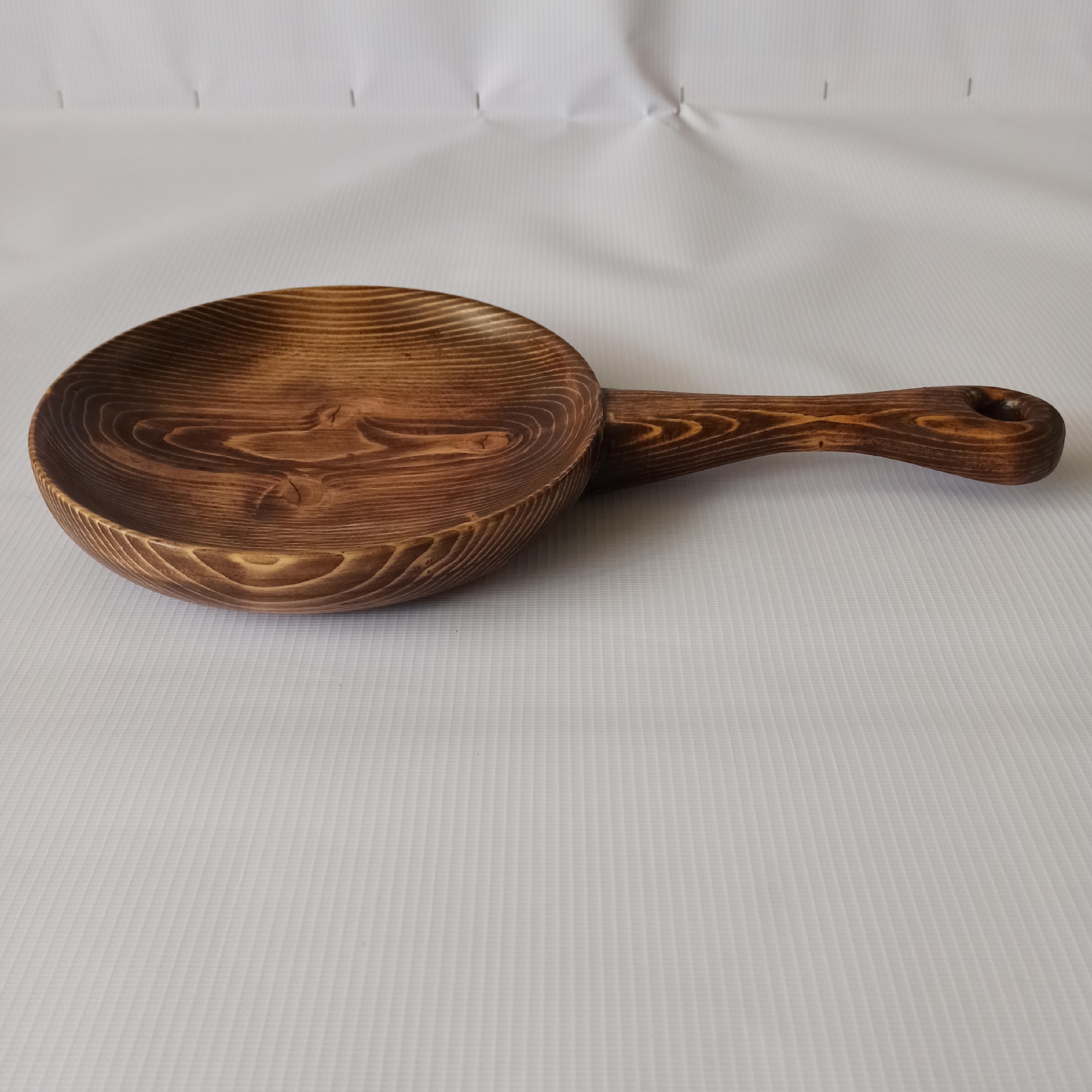 ماهیتابه چوبی با چوب روسی