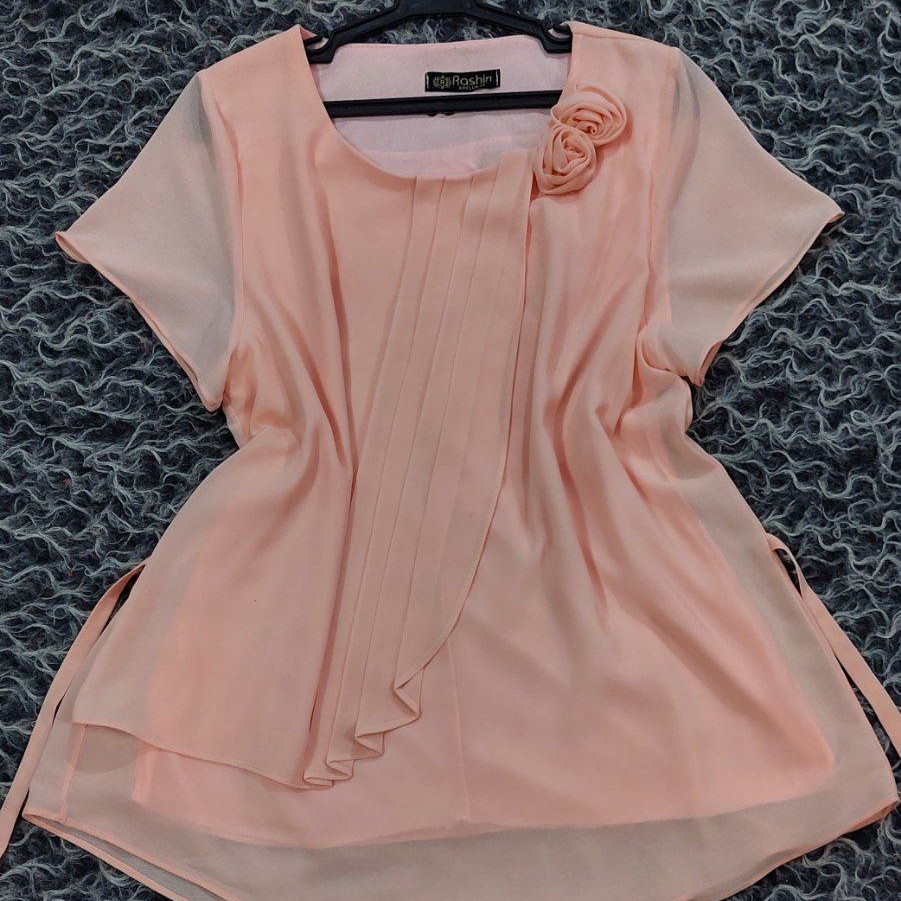 شومیز  گل سینه جنس حریر درجه یک فری سایز 36 تا 43