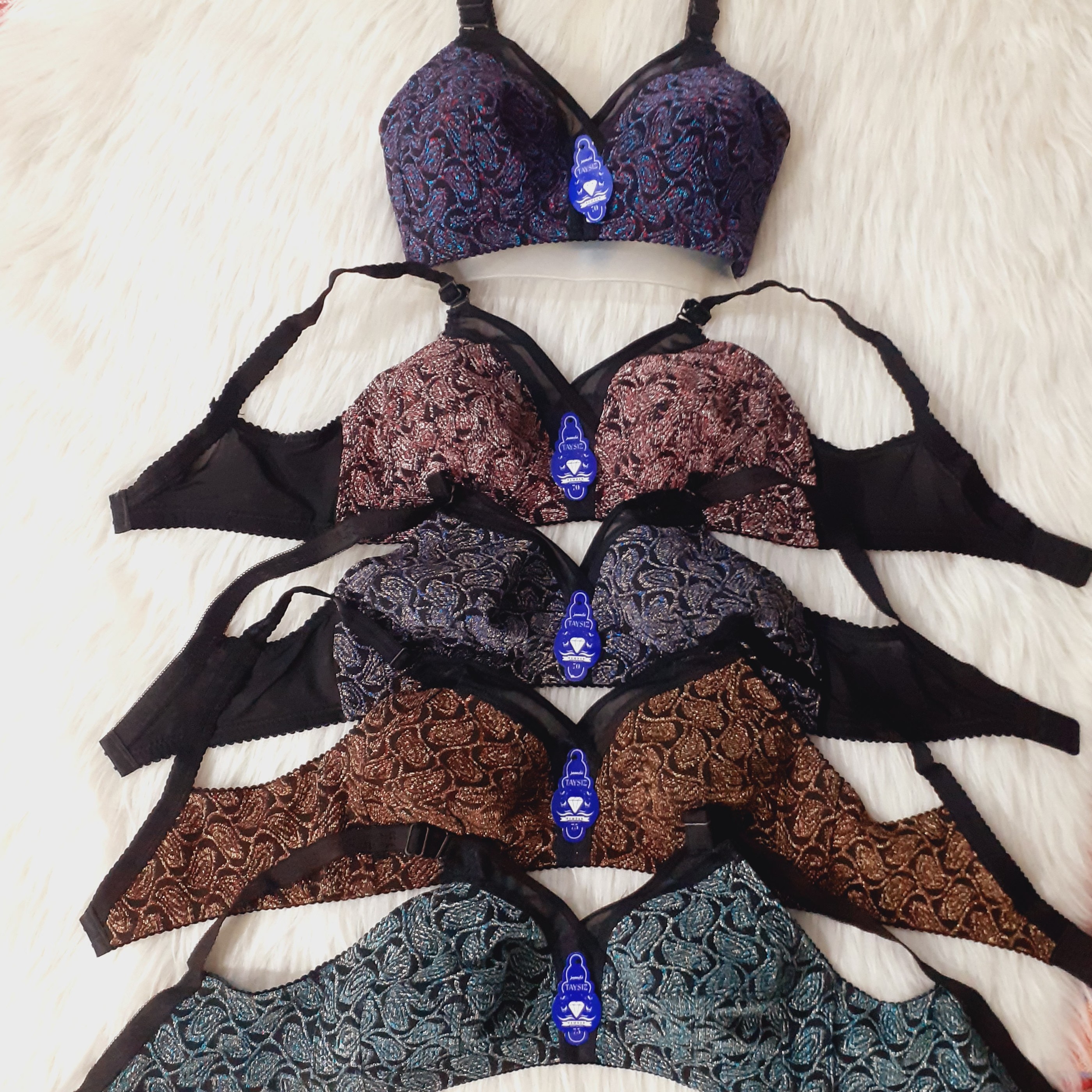 سوتین لمه ارسال رایگان بدون فنر  لیفت کننده سینه های افتاده تنپوش بسیار زیبا سایز70و75قالب استاندارد 