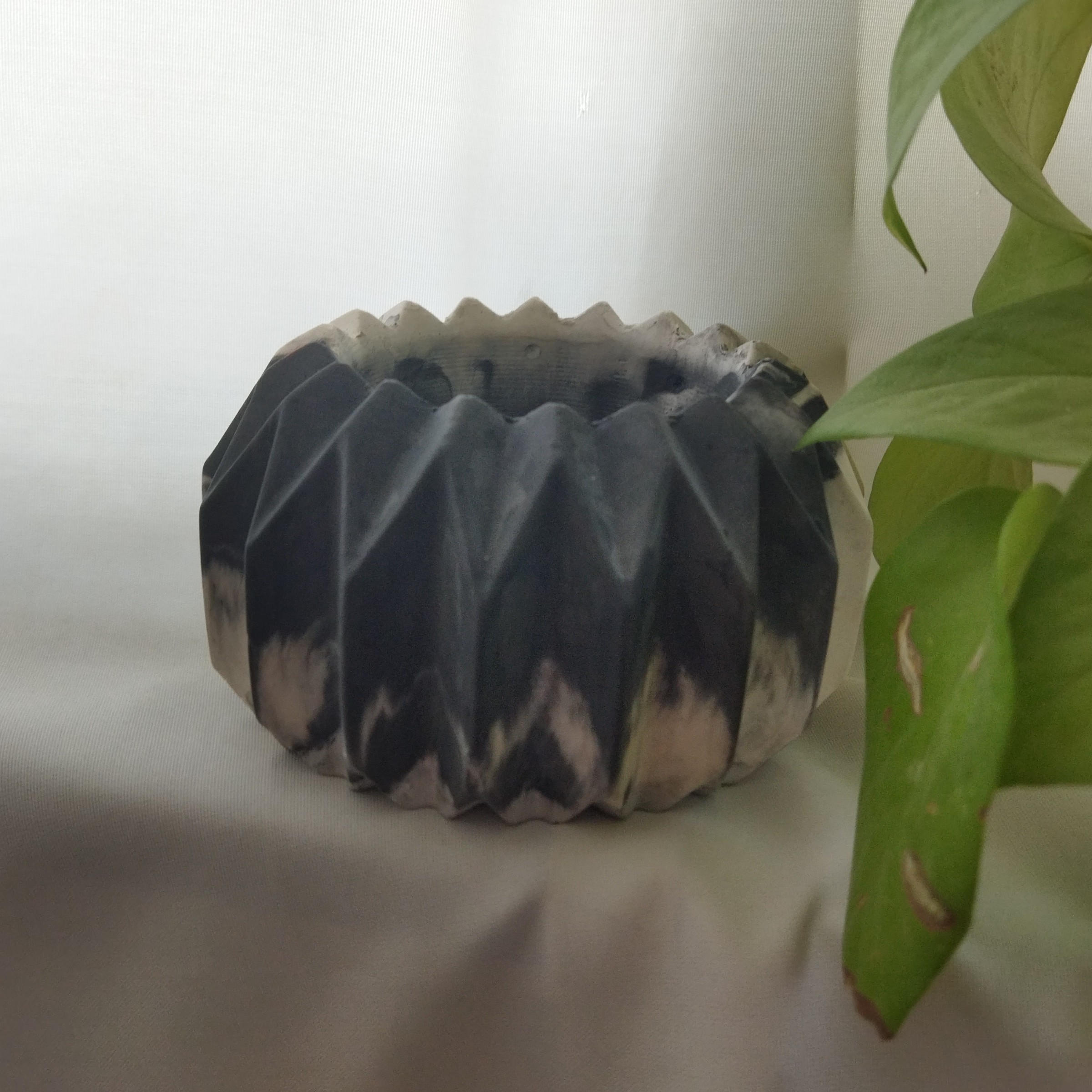 گلدان سنگی کوچک