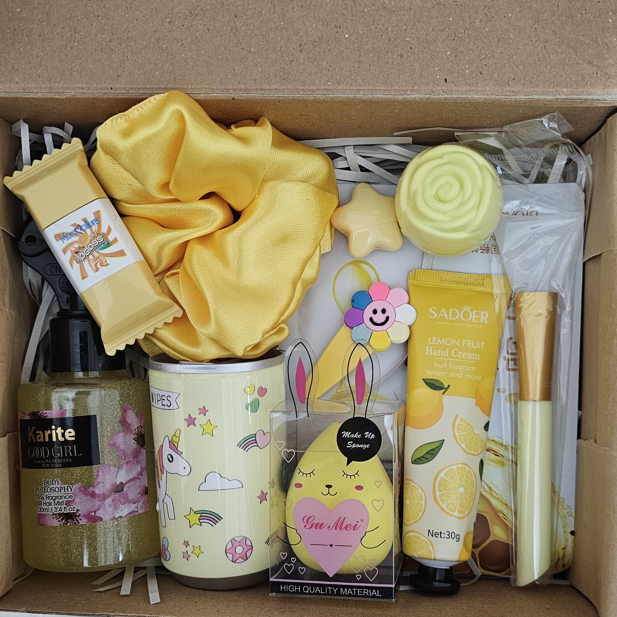 پک  هدیه لوازم آرایش رنگ زرد ،کادویی(رنگبندی کار موجود است)