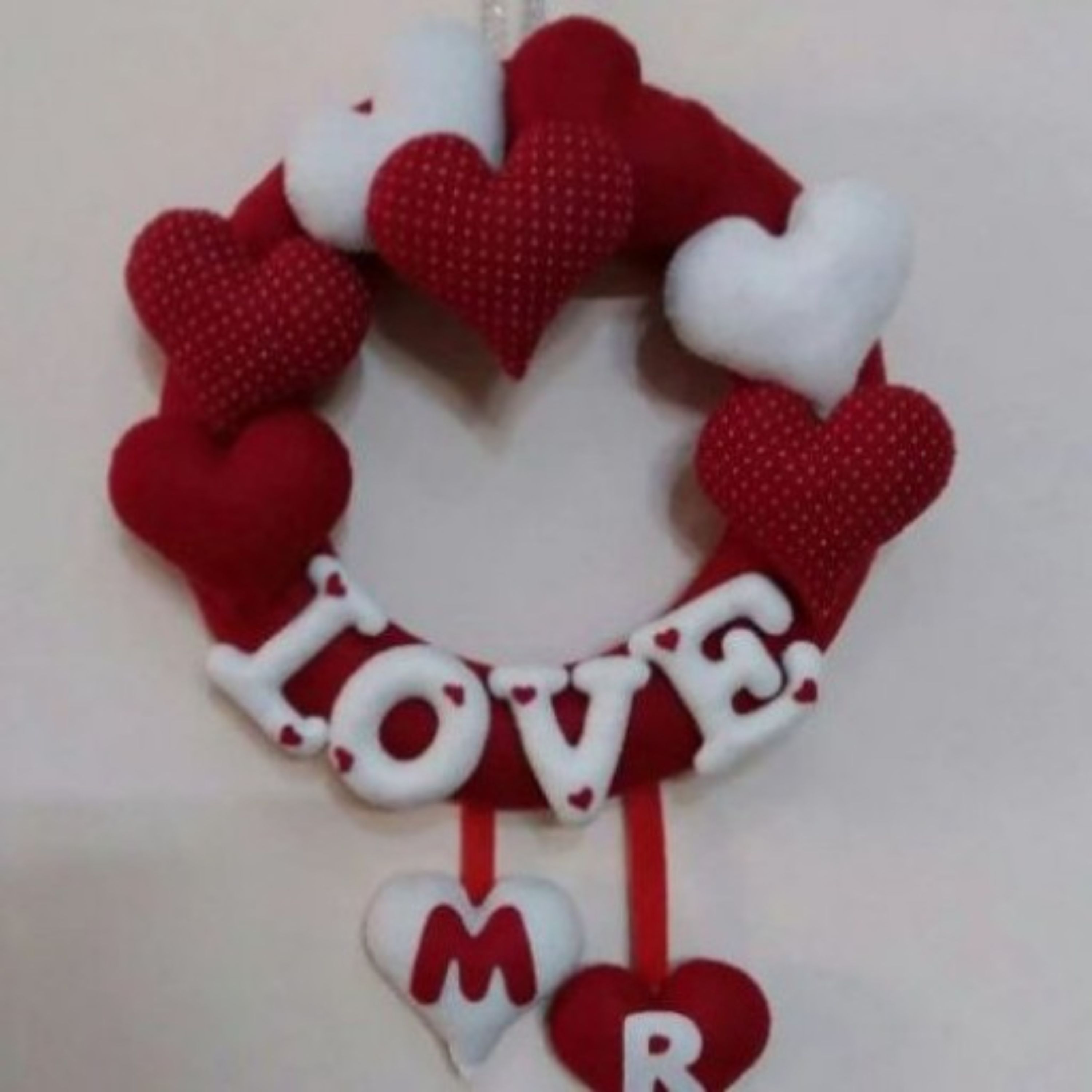 آویز حلقه ای نمدی (طرح قلب و LOVE) بسیار زیبا(با حرف اول اسم دلخواه)