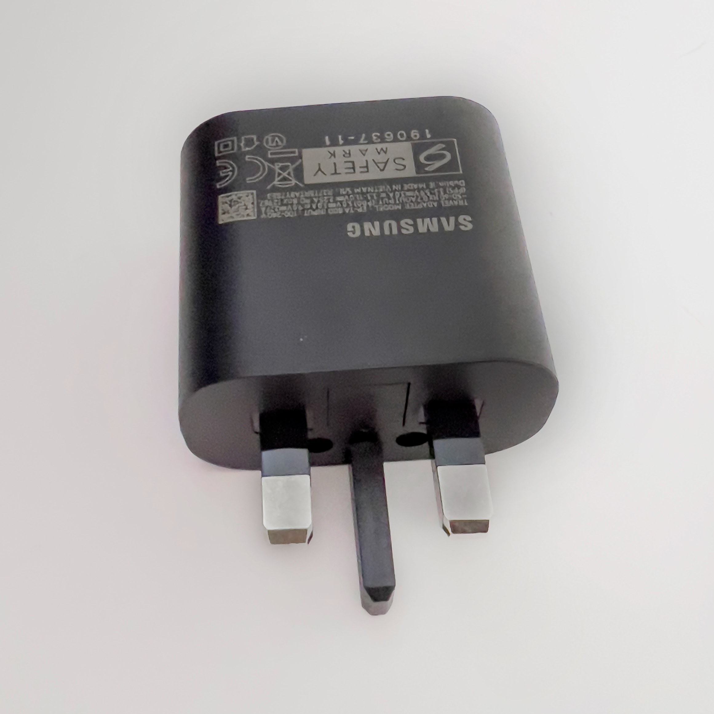 آداپتور 25W اورجینال سامسونگ PD
3PIN ورودی تایپ سی