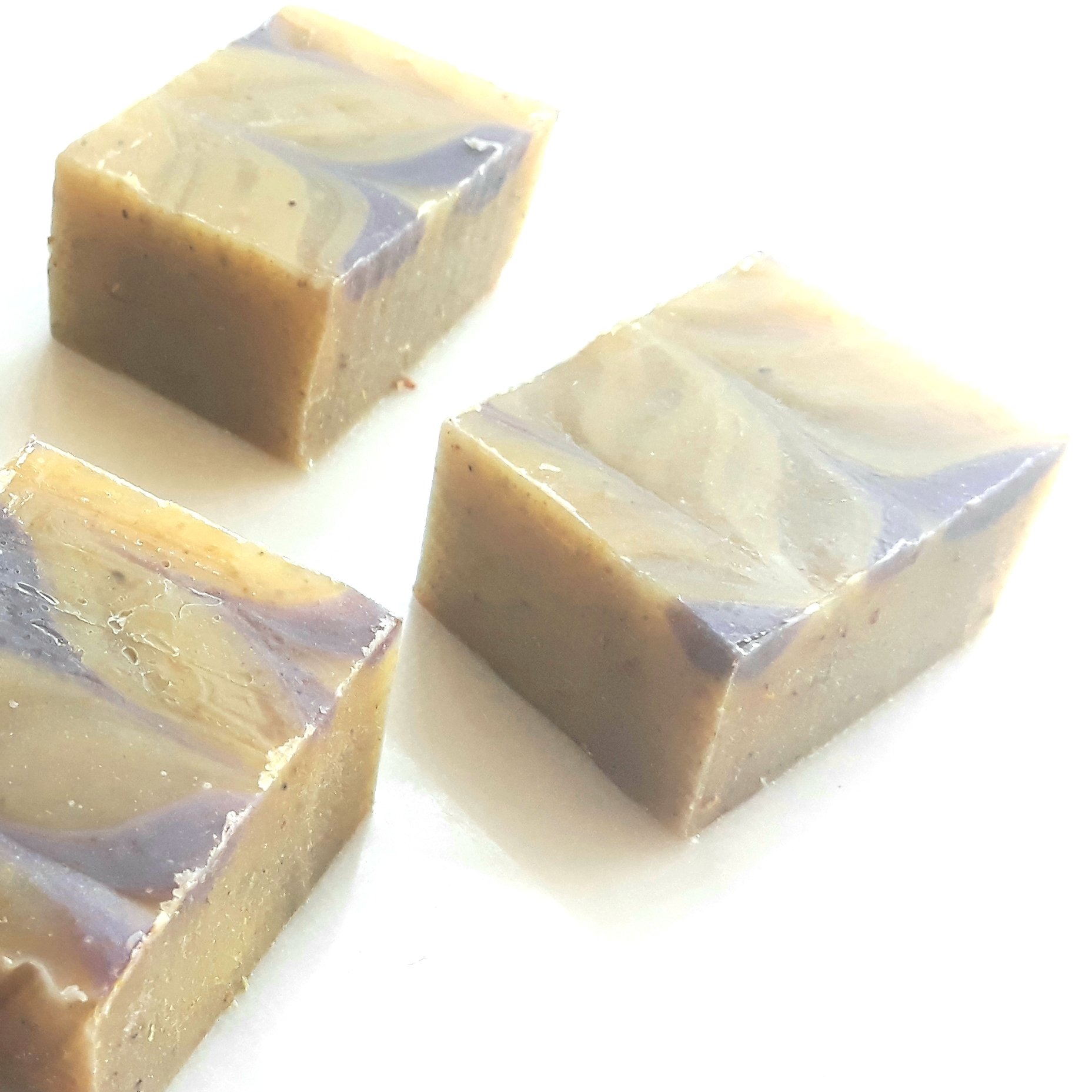 صابون گل ختمی و هفت روغن طبیعی