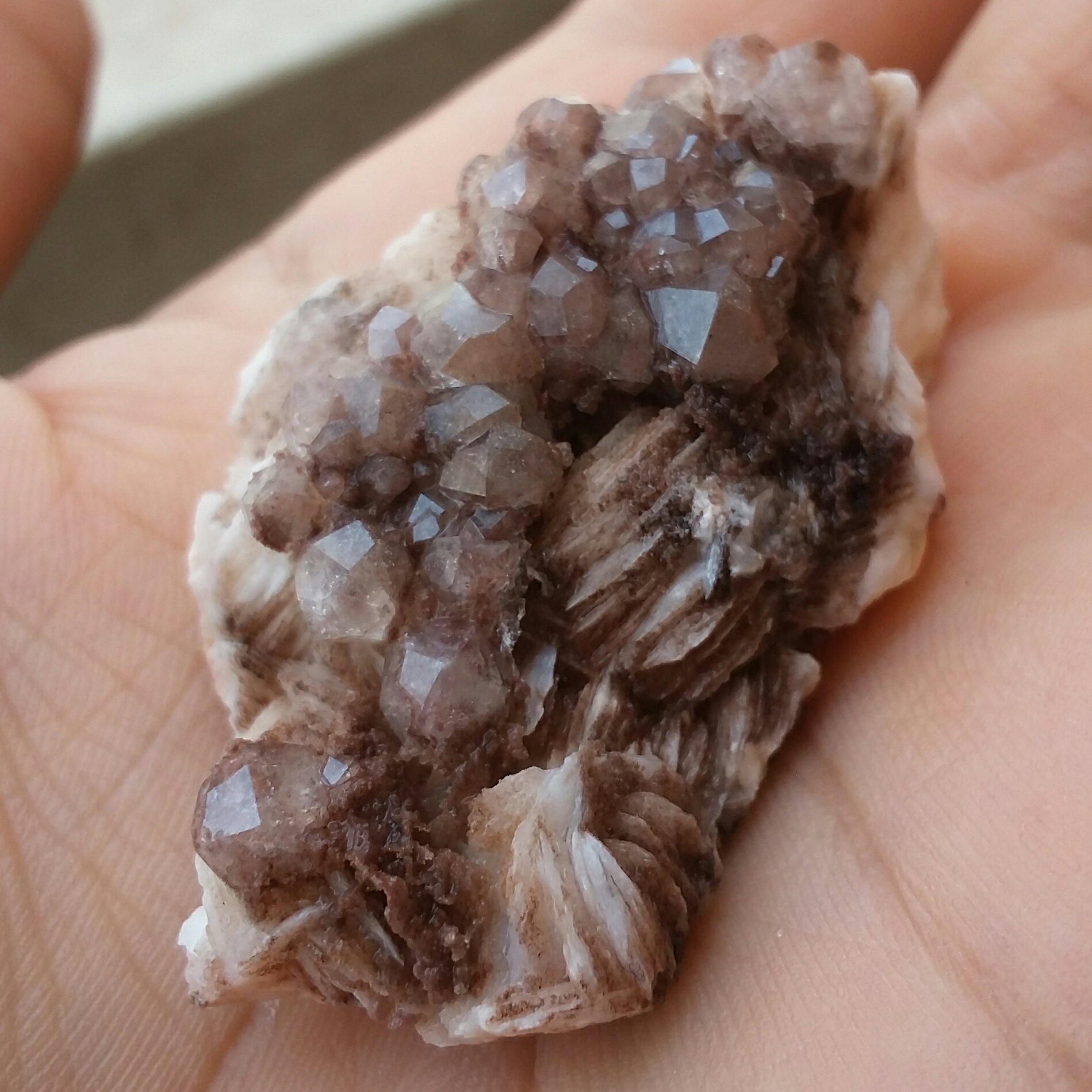 نمونه فوق کلکسیونی آنالیسم پر بلور روی بستر باریت محشر بسیااااار زیبا 100 در 100 طبیعی خارق العاده تک