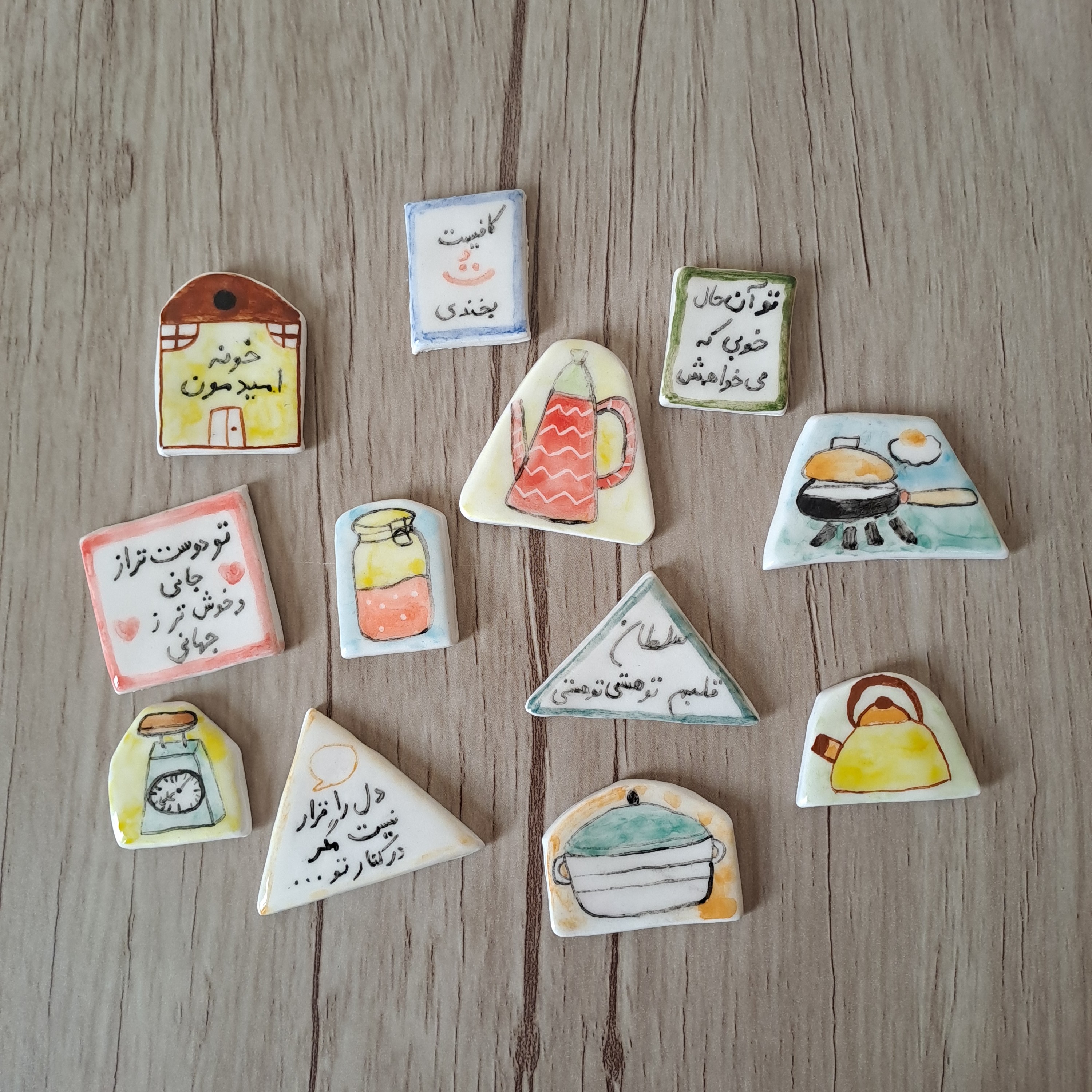 مگنت یخچالی سرامیکی دست ساز پخت شده در کوره با رنگ ثابت و لعاب شیشه ای بدون سرب