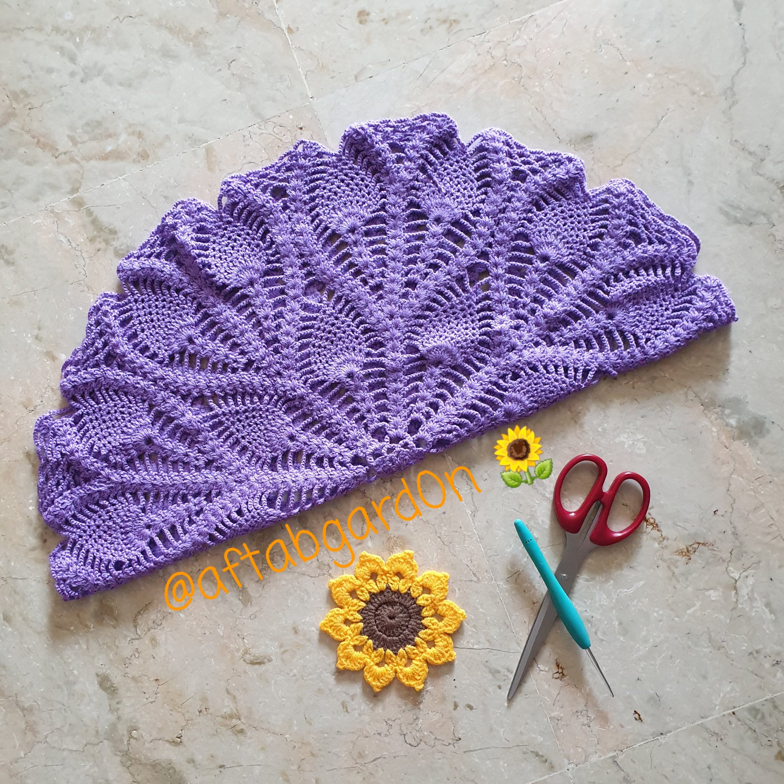 رومیزی قلاب بافی بزرگ گالری آفتابگردون