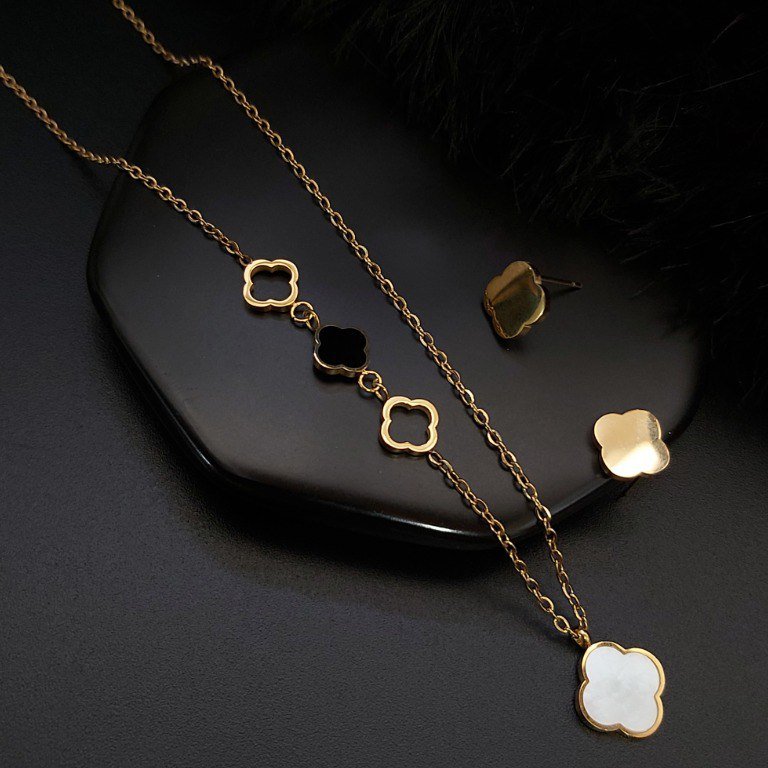 نیم ست  گردنبند و گوشواره استیل ونکلیف