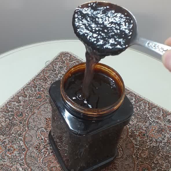 رب انار ملس ،خالص و نسبتا غلیظ ساوه