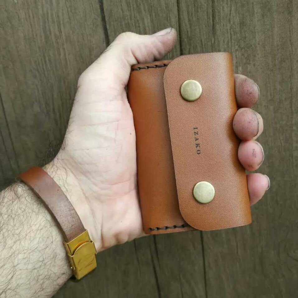 جاکارتی آکاردئونی چرم گاوی دستدوز
رنگ عسلی صاف i-163 برند ایزاکو 