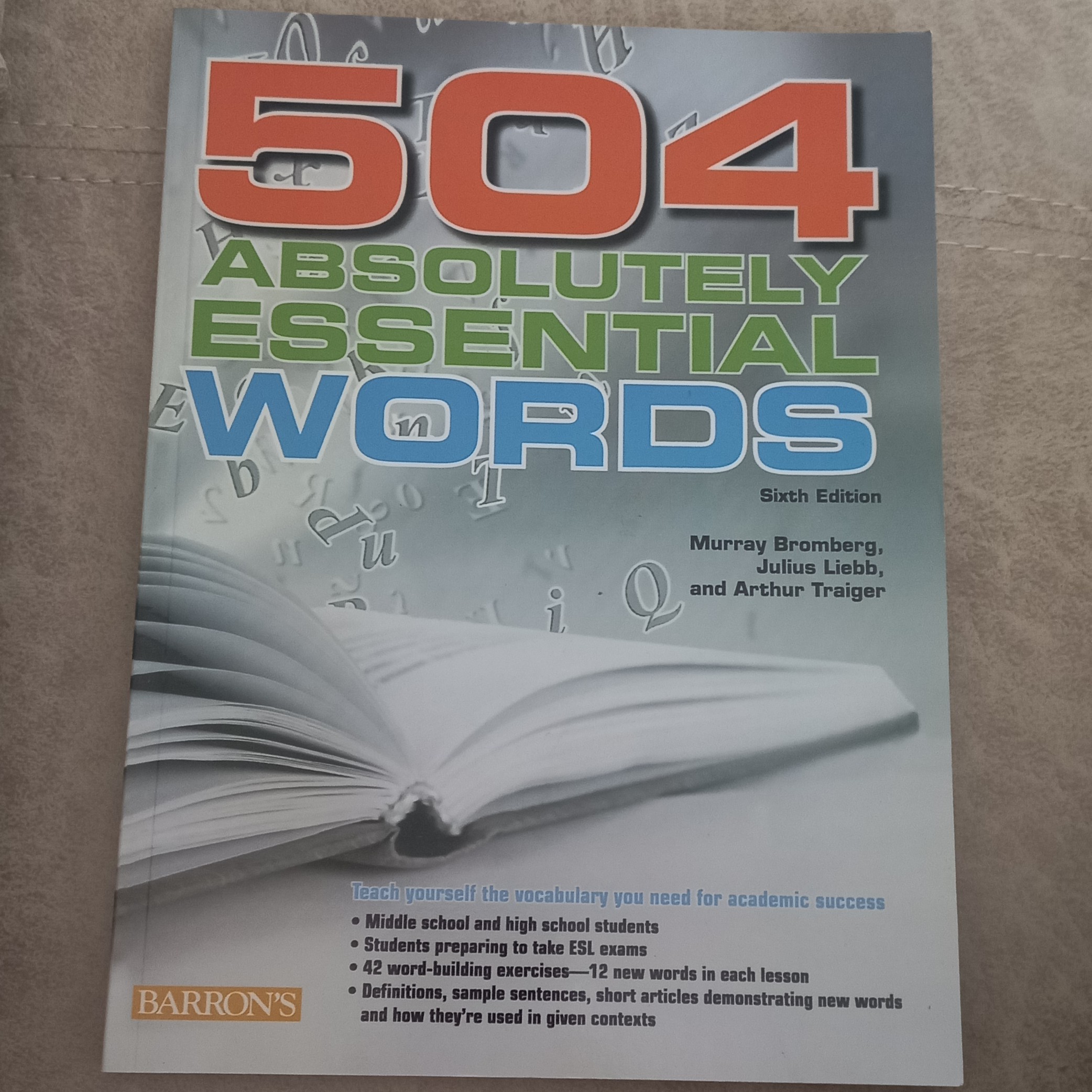 کتاب 504 absolutely essential words نشر رهنما
