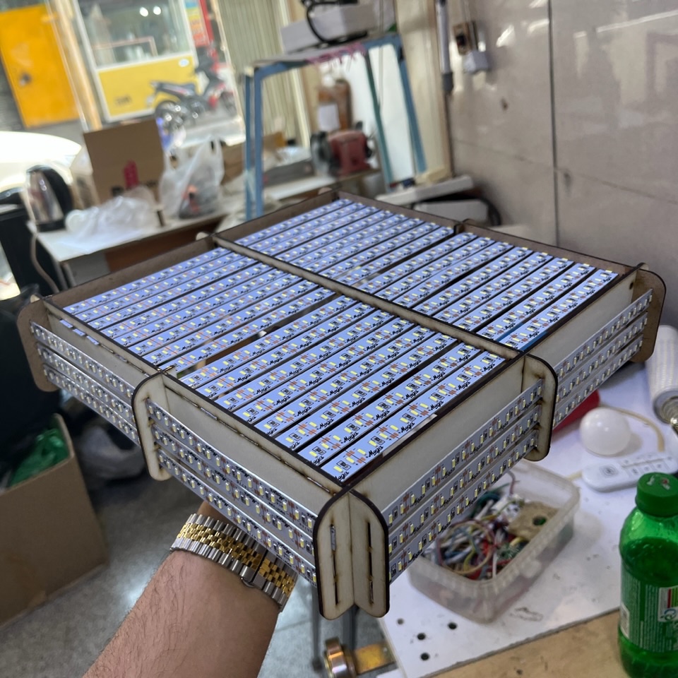 لامپ دست ساز  ال ای دی پر نور  100 وات مربع