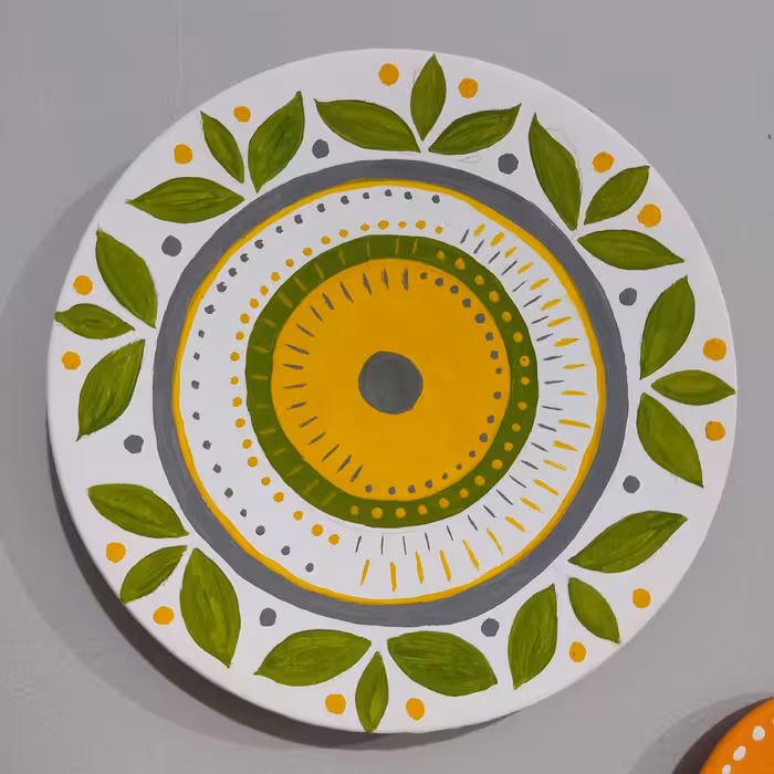 بشقاب سفالی کوره ای (طرح دستی) آویزی دکوراتیو منزل