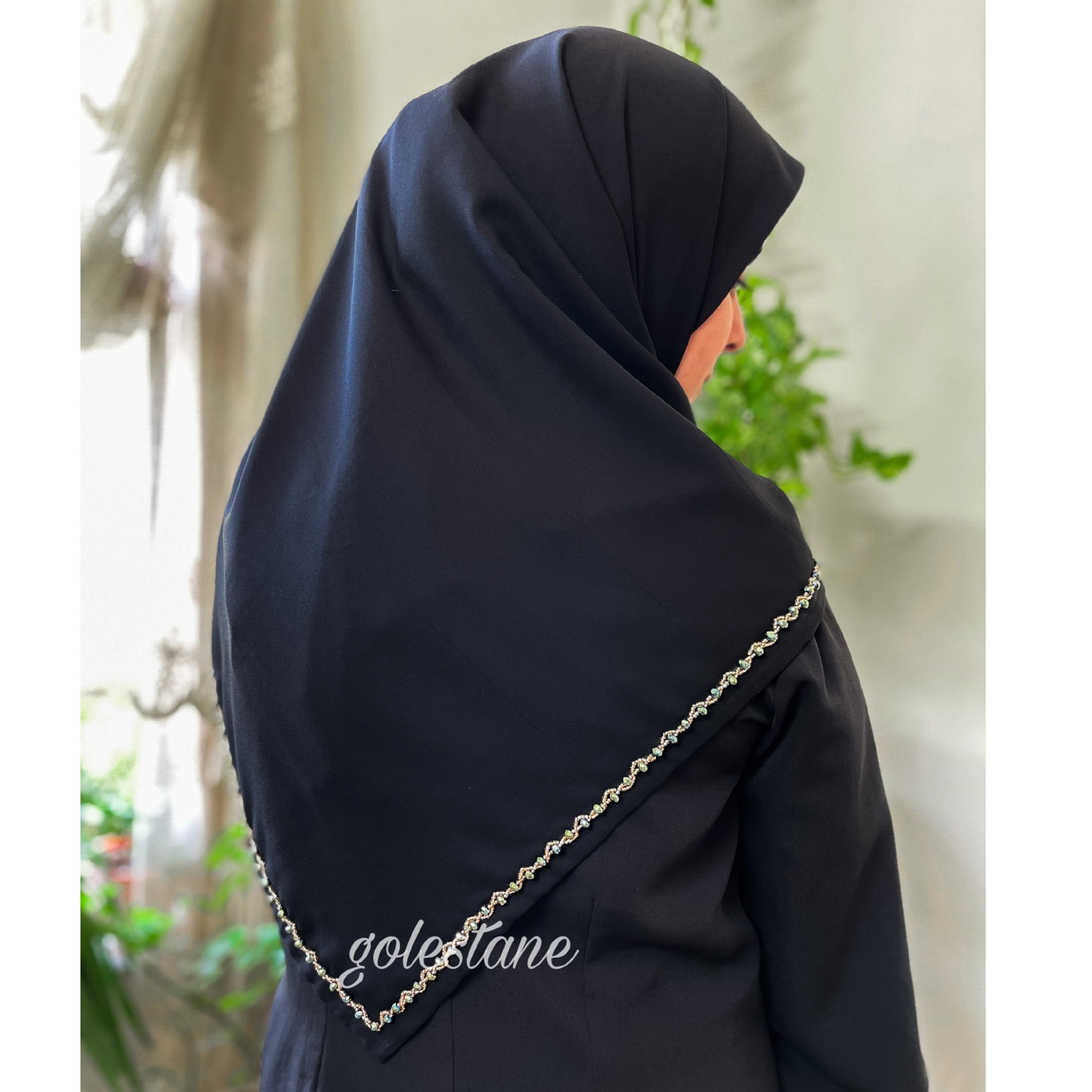 روسری مشکی دست دوز مجلسی نگین دار جواهردوزی شده با طرحی ظریف ، زیبا و کیفیتی عالی