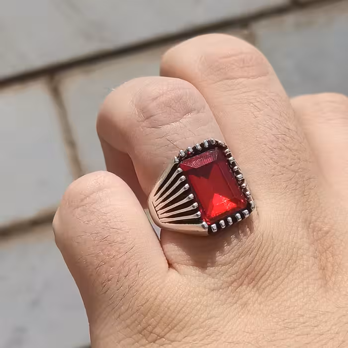 انگشتر یاقوت سرخ الماس تراش زیبا
.