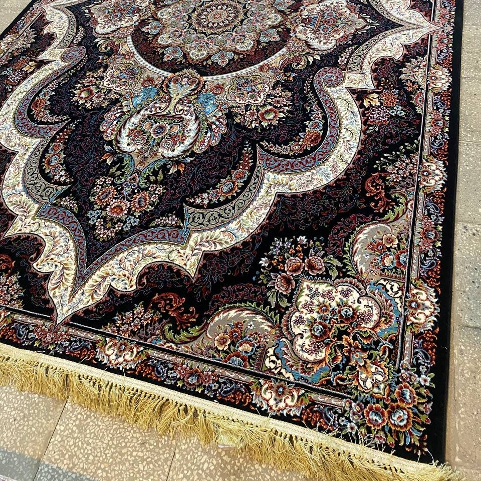 فرش 700شانه تراکم 2550و2250جنس اکرولیک در 50طرح ورنگ