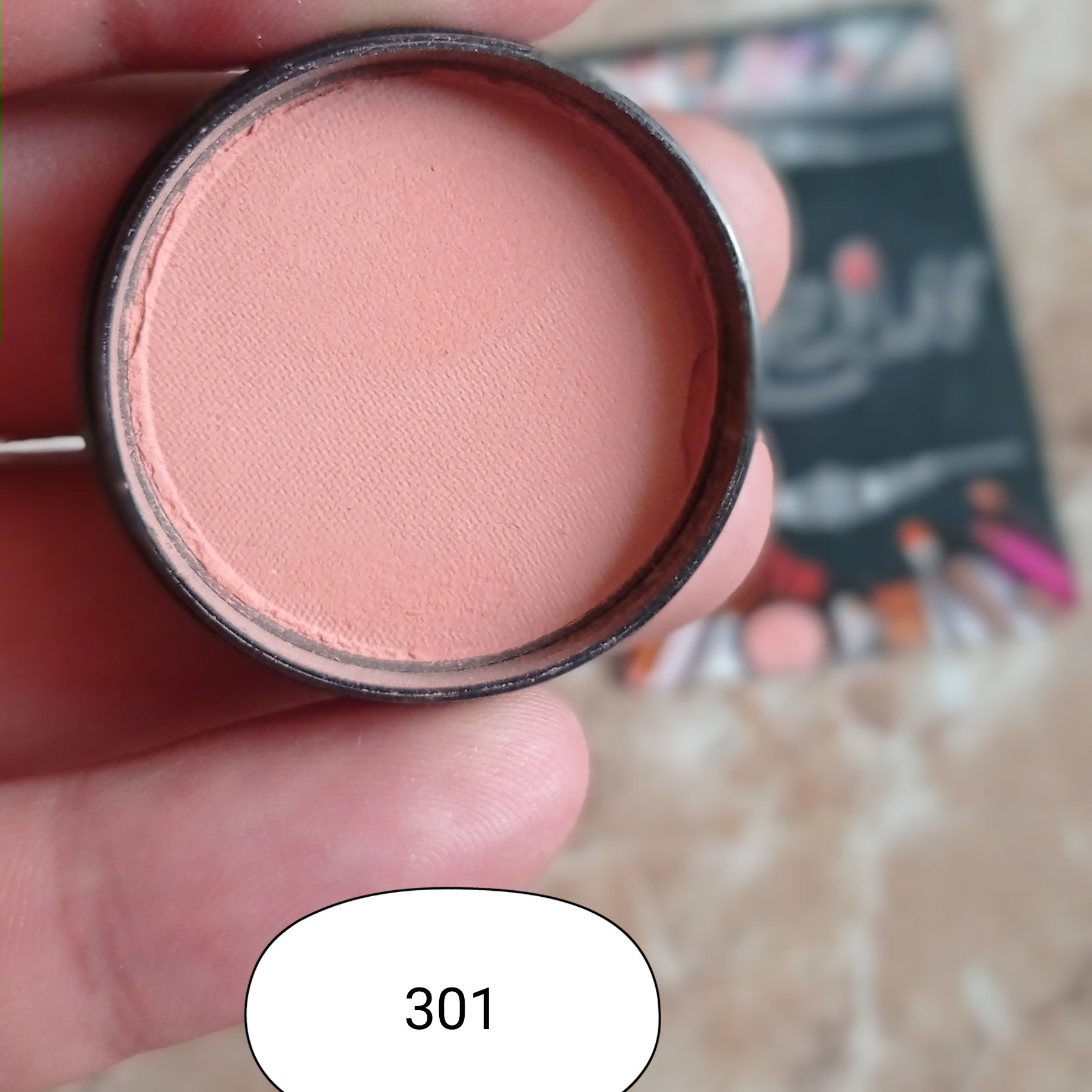 رژ گونه تک مارک وویت voit شماره 301