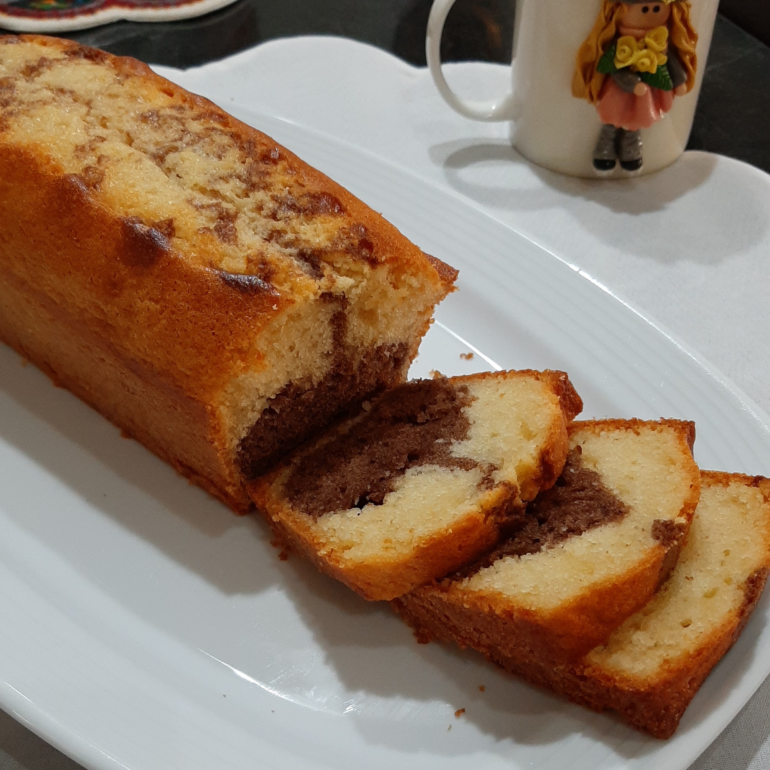 کیک صبحانه دورنگ 900 گرمی شکل جذاب و خاص. ارسال رایگان برای شهر کرمان
