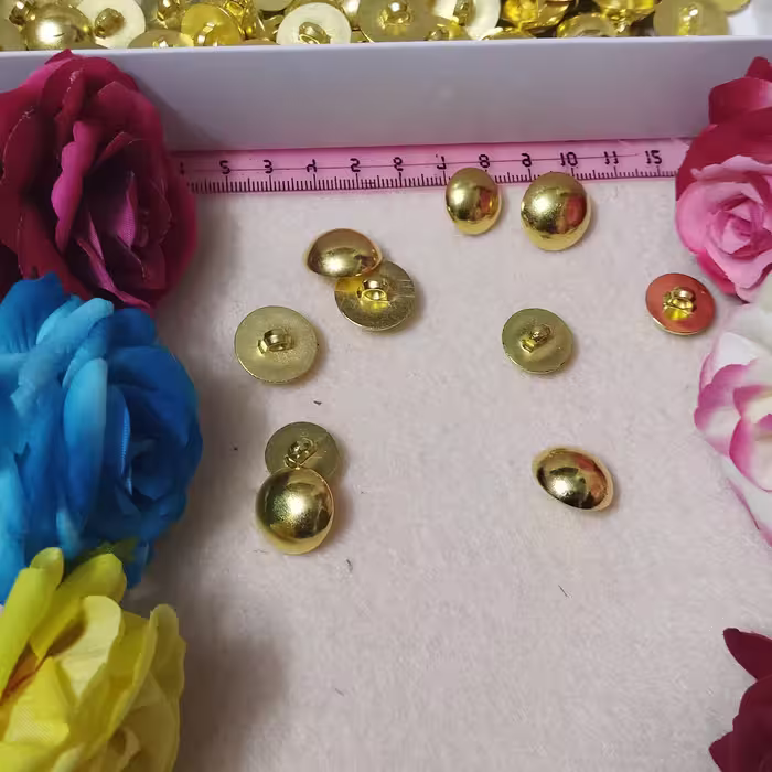 دکمه فندقی طلایی بسته بندی 10 عددی