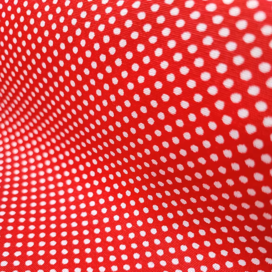 پارچه آشپزخانه زمینه قرمز و خال ریز عرض 2 متر