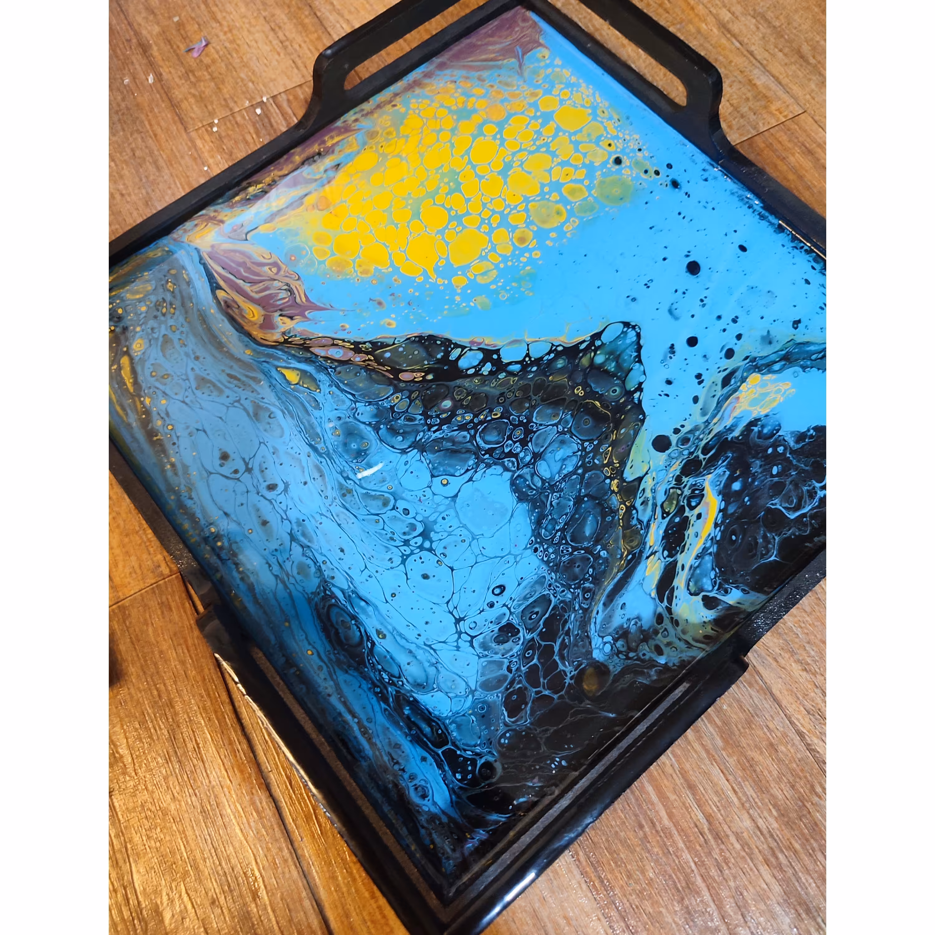 سینی کار شده با اکرولیک و رزین