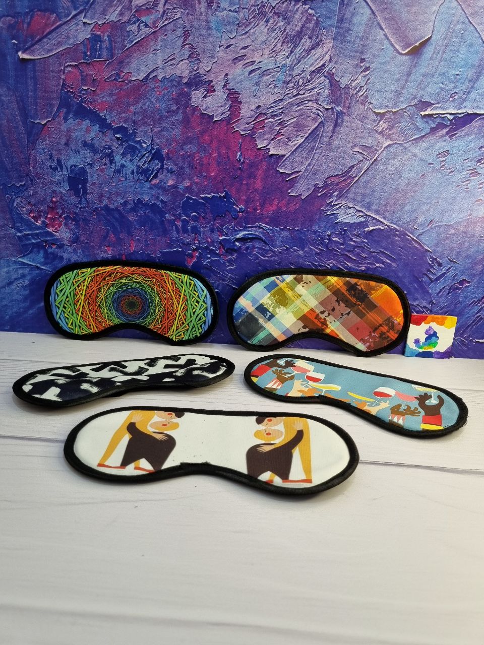 چشم بند خواب فانتزی طرح نقاشی رنگی رنگی