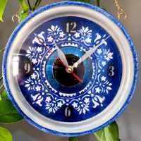 ساعت چوبی چشم نظر  تکنیک خمیر تکسچر و رنگ آکرولیک و محافظ شیشه محدب