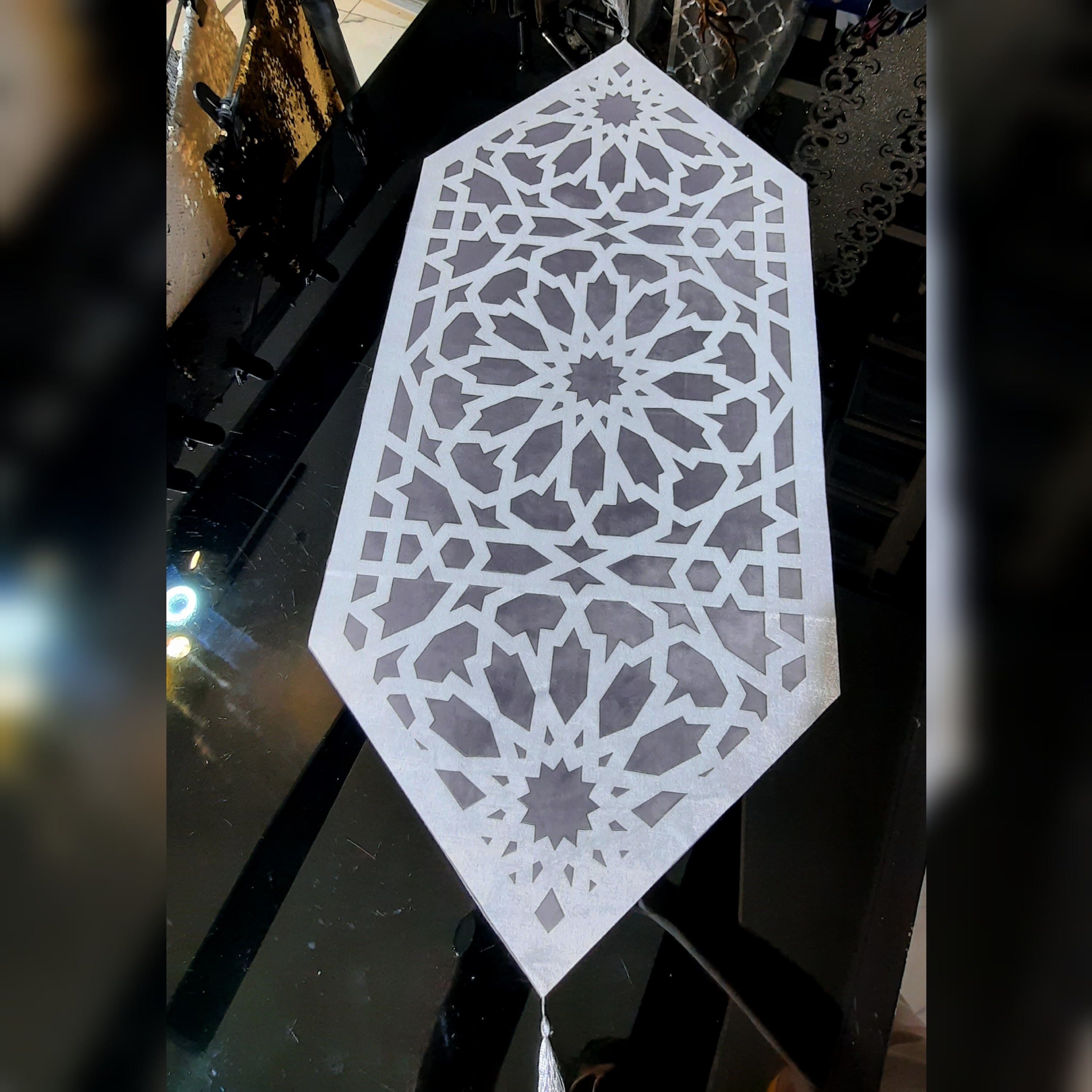 رومیزی جلومبلی مخمل دوبل منگوله دار بسیار زیبا و خاص سایز 90 در 40